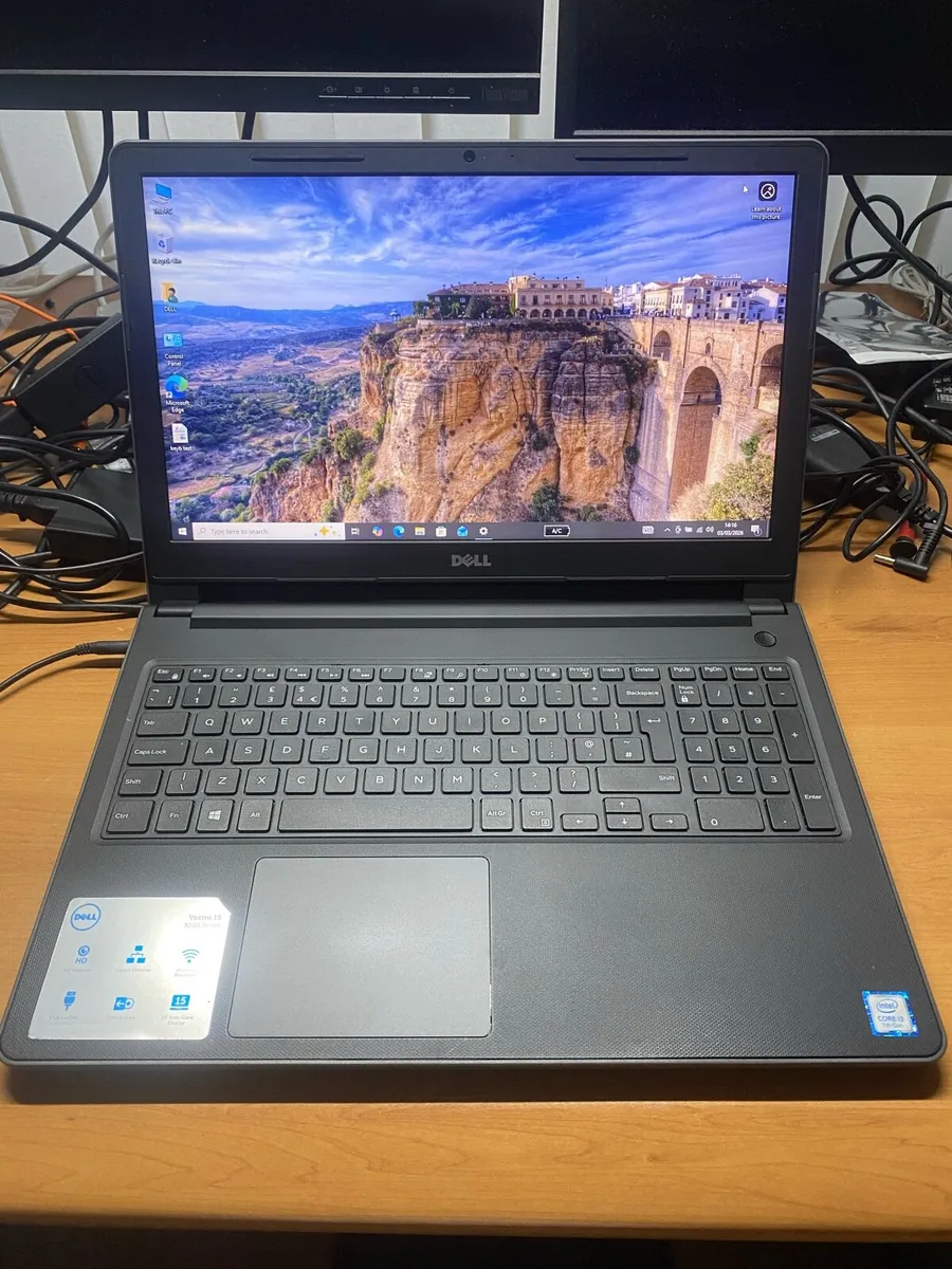 Cheap Dell laptop window 10 pro - Image 1