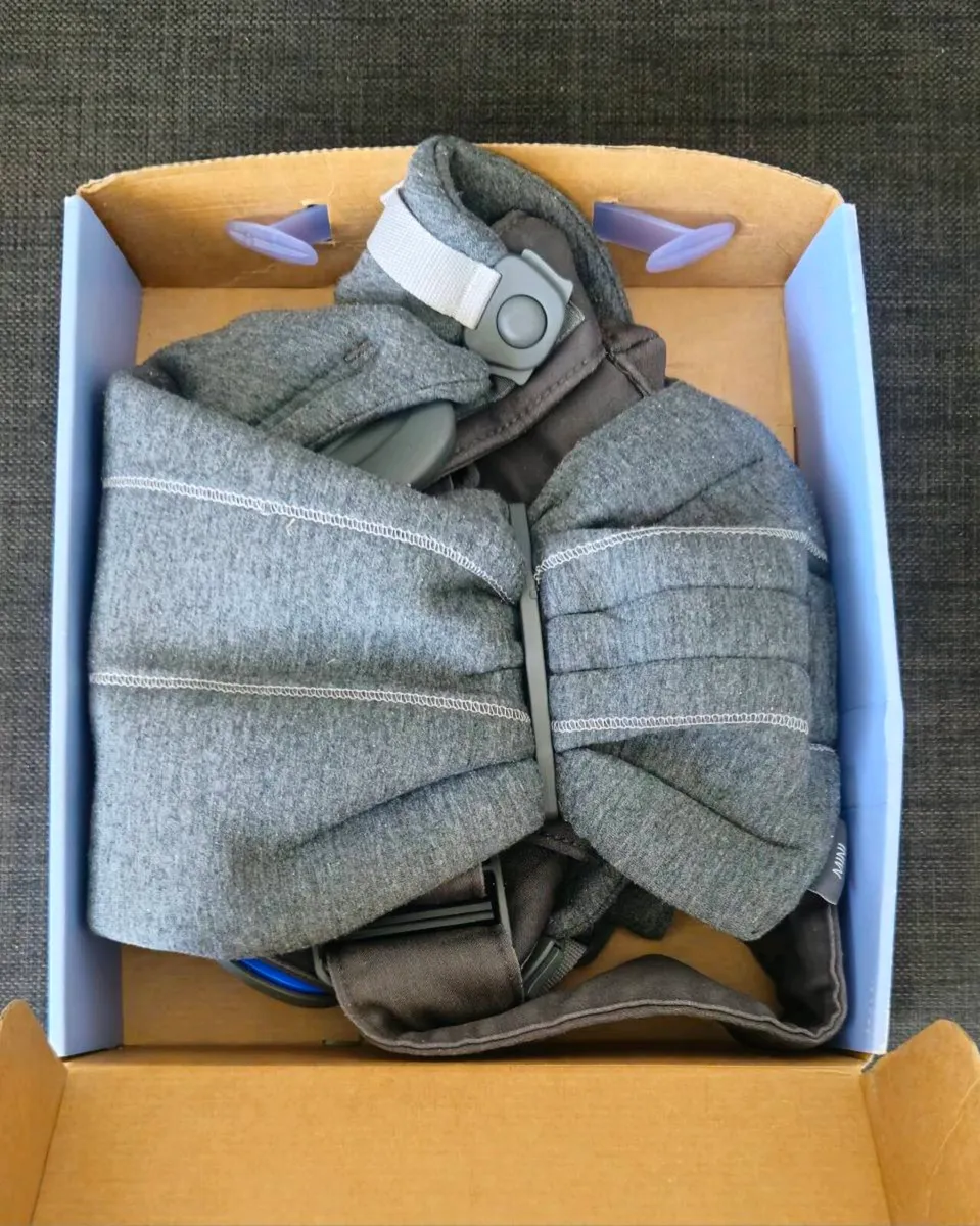 Baby bjorn carrier - Image 1