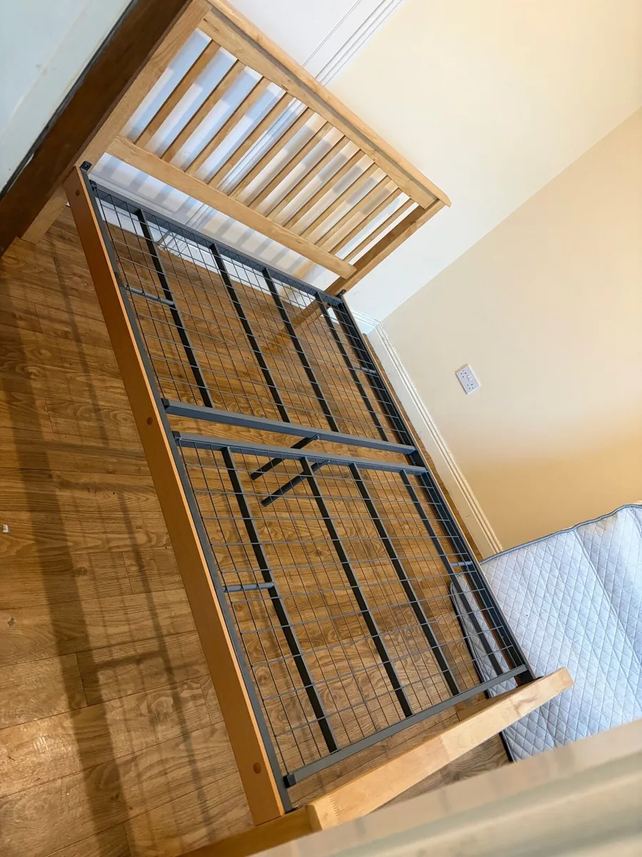 4ft6 Bedframe - Image 4