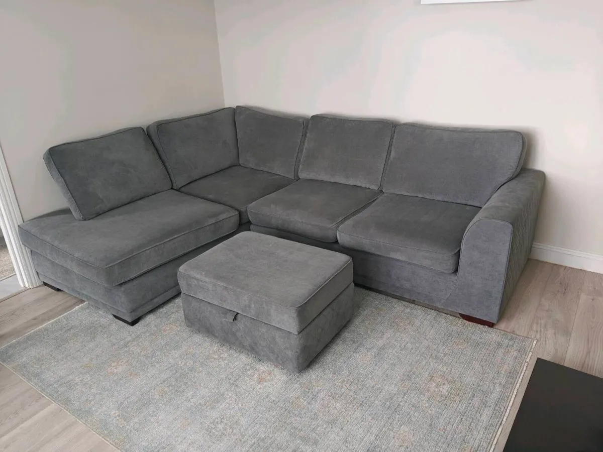 Couch - Image 1