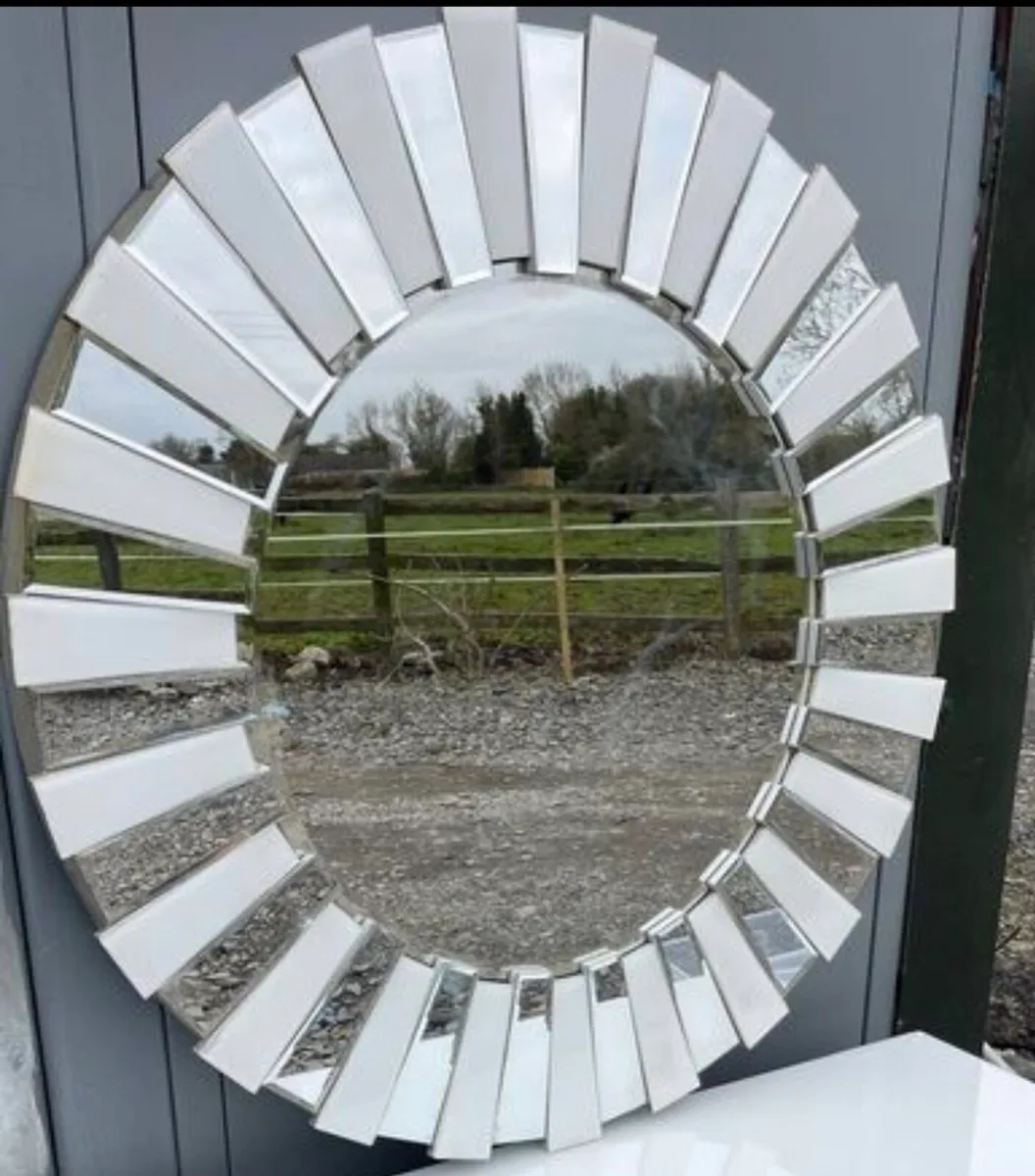 Beautiful mirror - Image 2