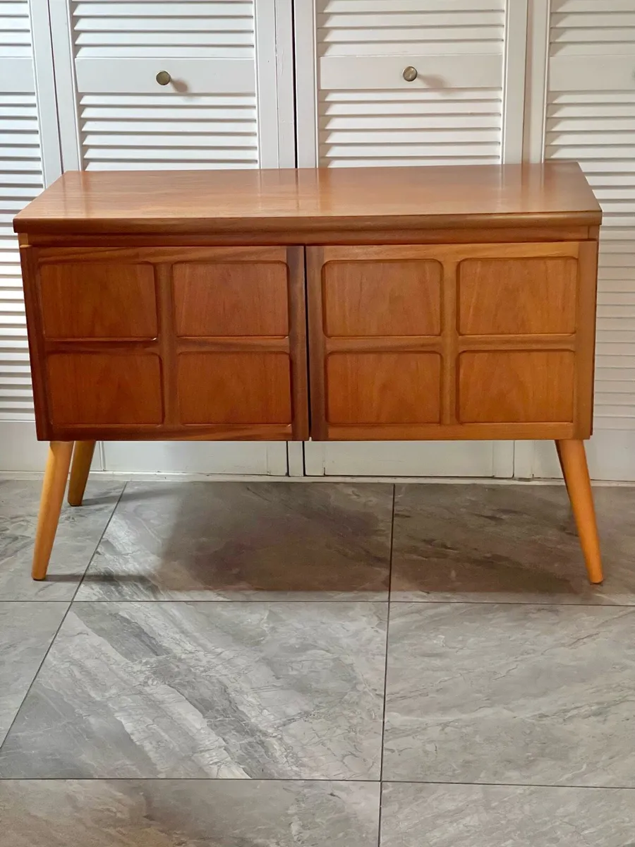Mid century sideboard - Image 2