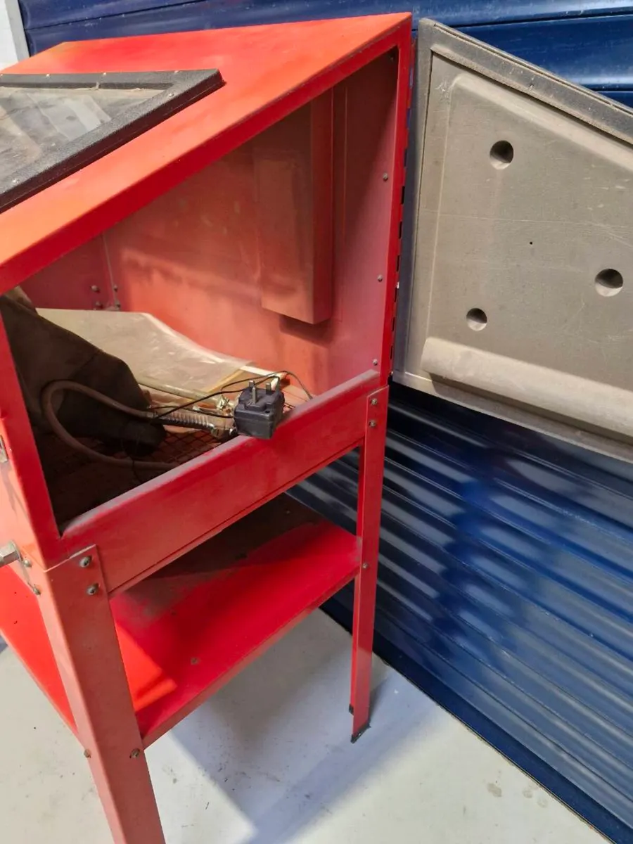 SHOT BLASTING CABINET - Image 2