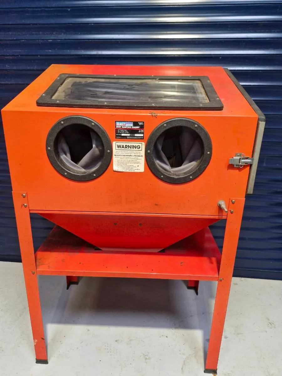 SHOT BLASTING CABINET - Image 4