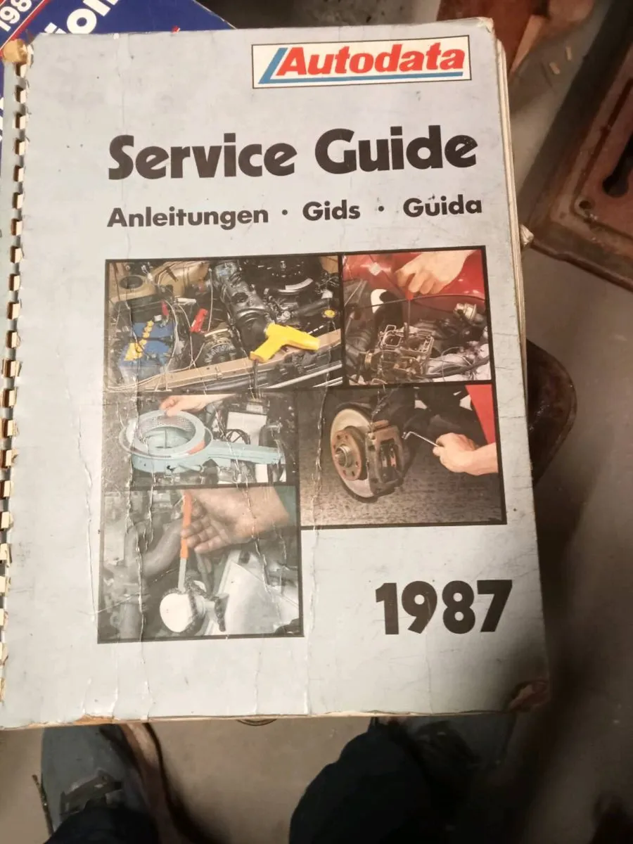 Four old car books - Image 3