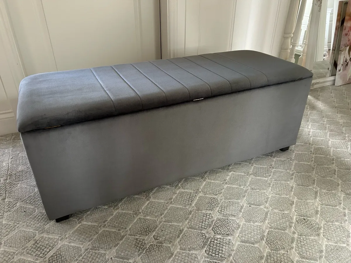 Blanket storage box seat - Image 2