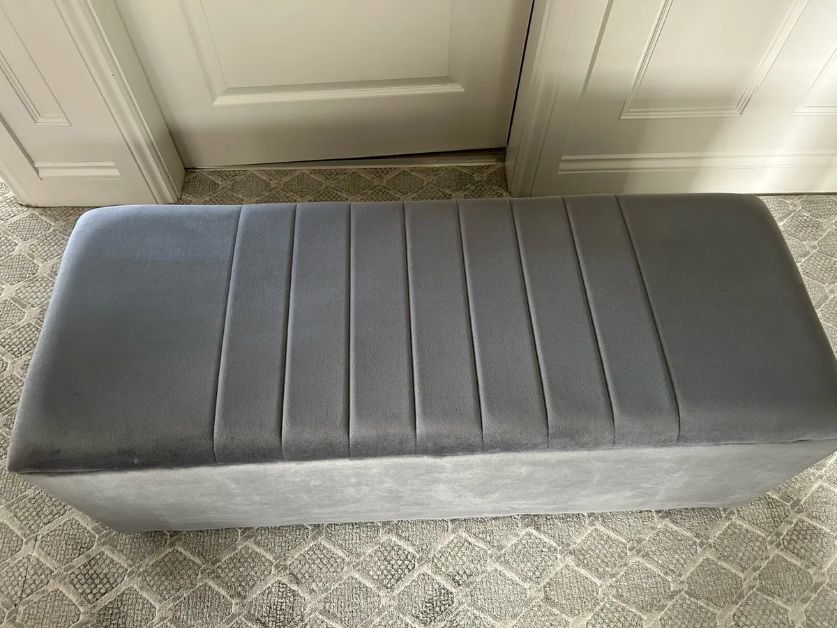 Blanket storage box seat - Image 3