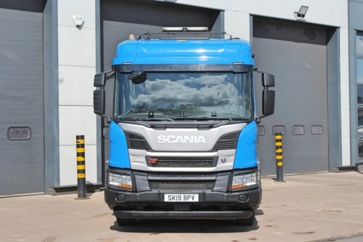 2019 SCANIA P250 XT JOHNSTON VT802 ROAD SWEEPER - Image 2