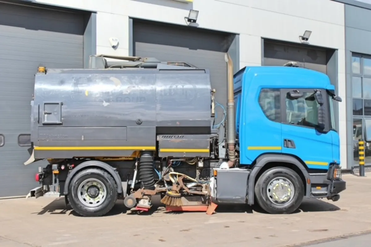 2019 SCANIA P250 XT JOHNSTON VT802 ROAD SWEEPER - Image 4