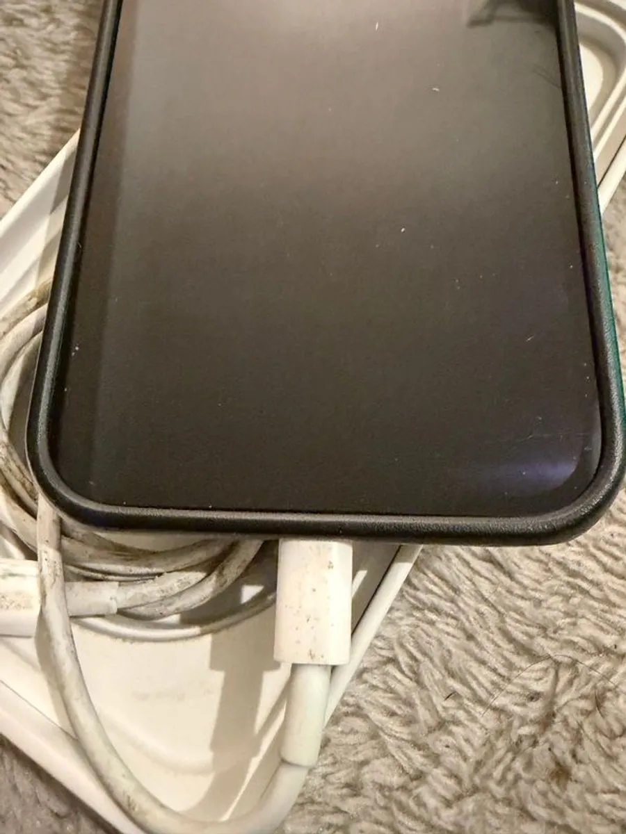 Apple iPhone 13 unlocked 89% battery health - Image 3