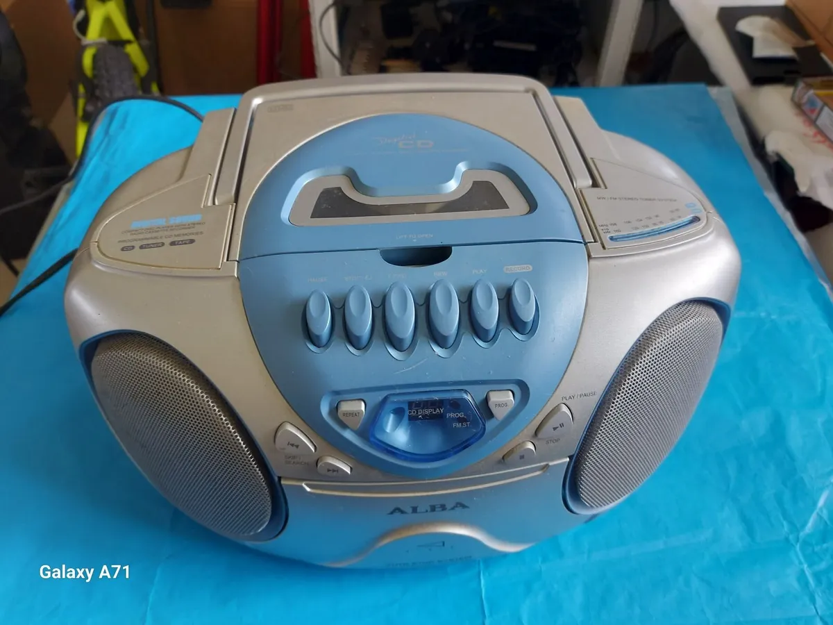 ALBA Portable Stereo - CD, RADIO & CASSETTE Player - Image 1