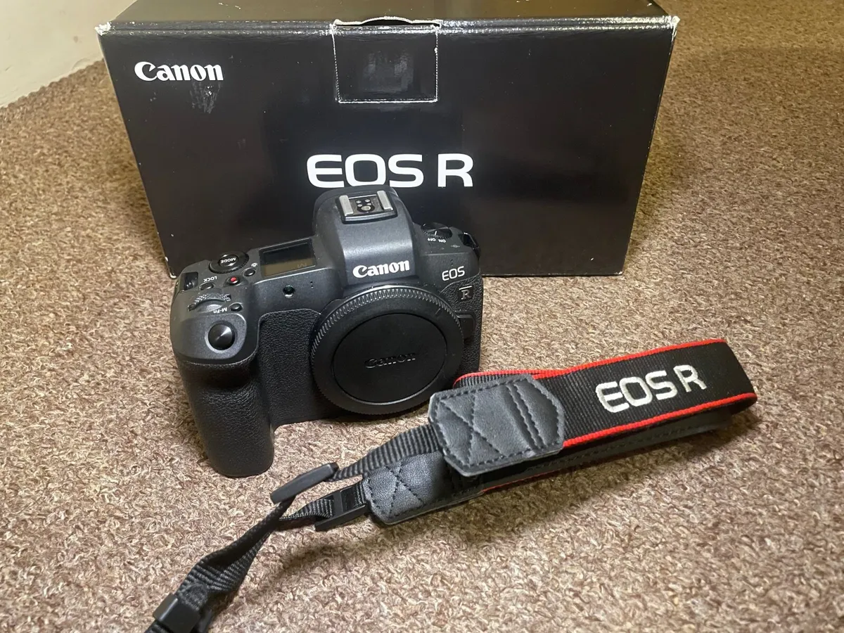 Canon EOS R - Image 1
