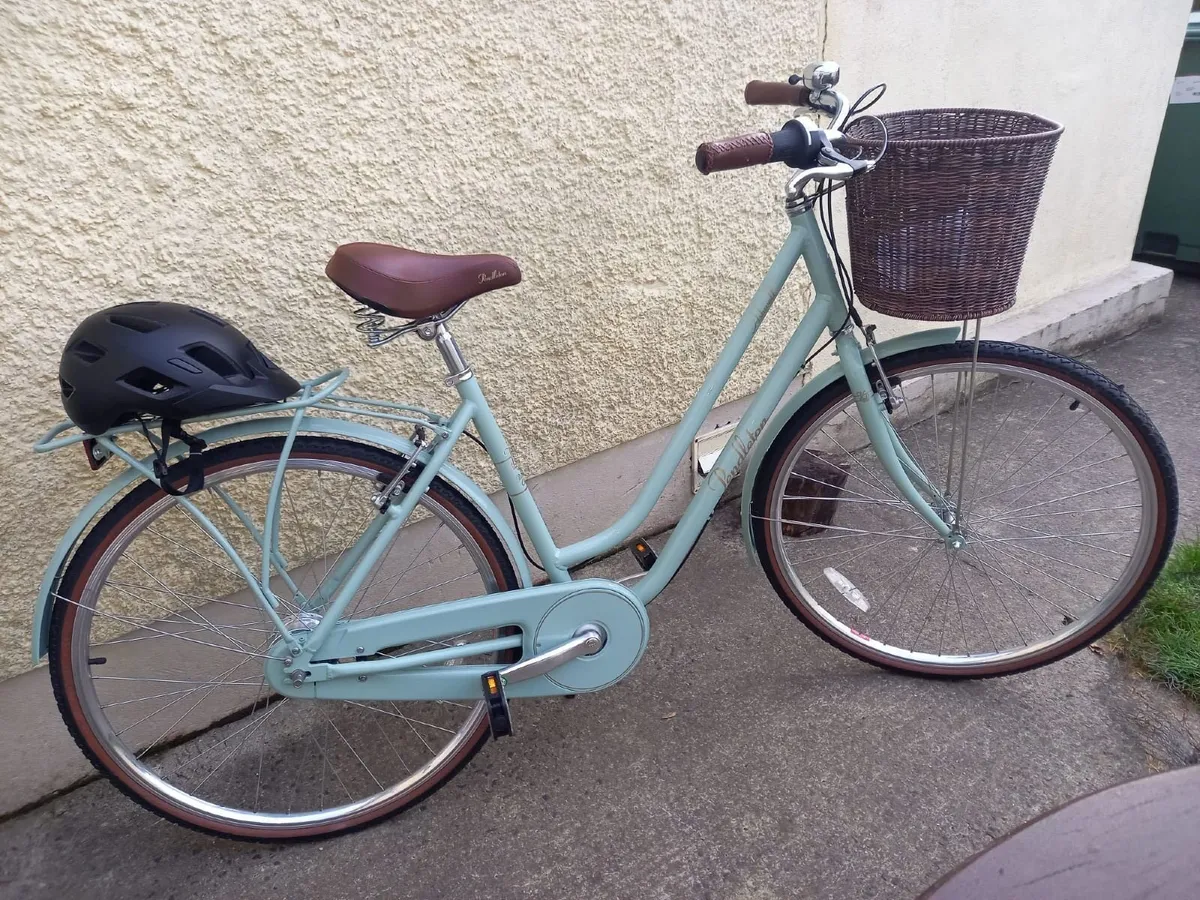 Ladies bike used once - Image 1