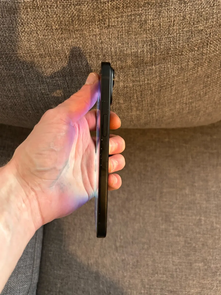 iPhone 15, black color 128gb, unlocked 88% battery - Image 4