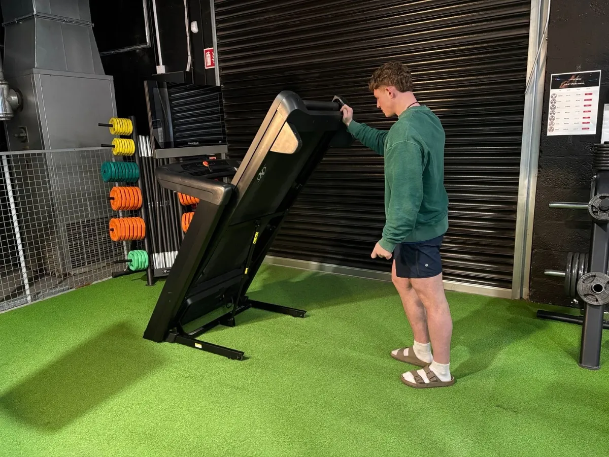 NordicTrack 2950 Treadmill - Image 3