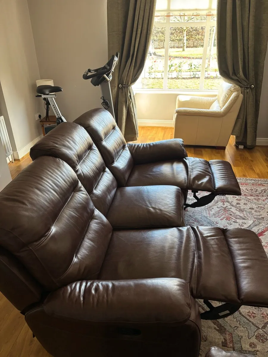 Recliner Couch - Image 2