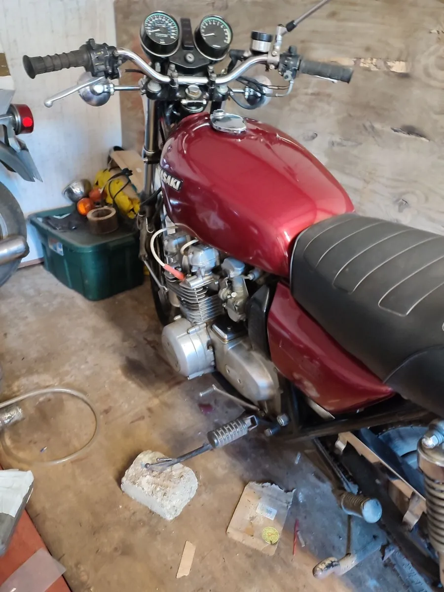 Kawasaki KZ650B1 1977 - Image 1