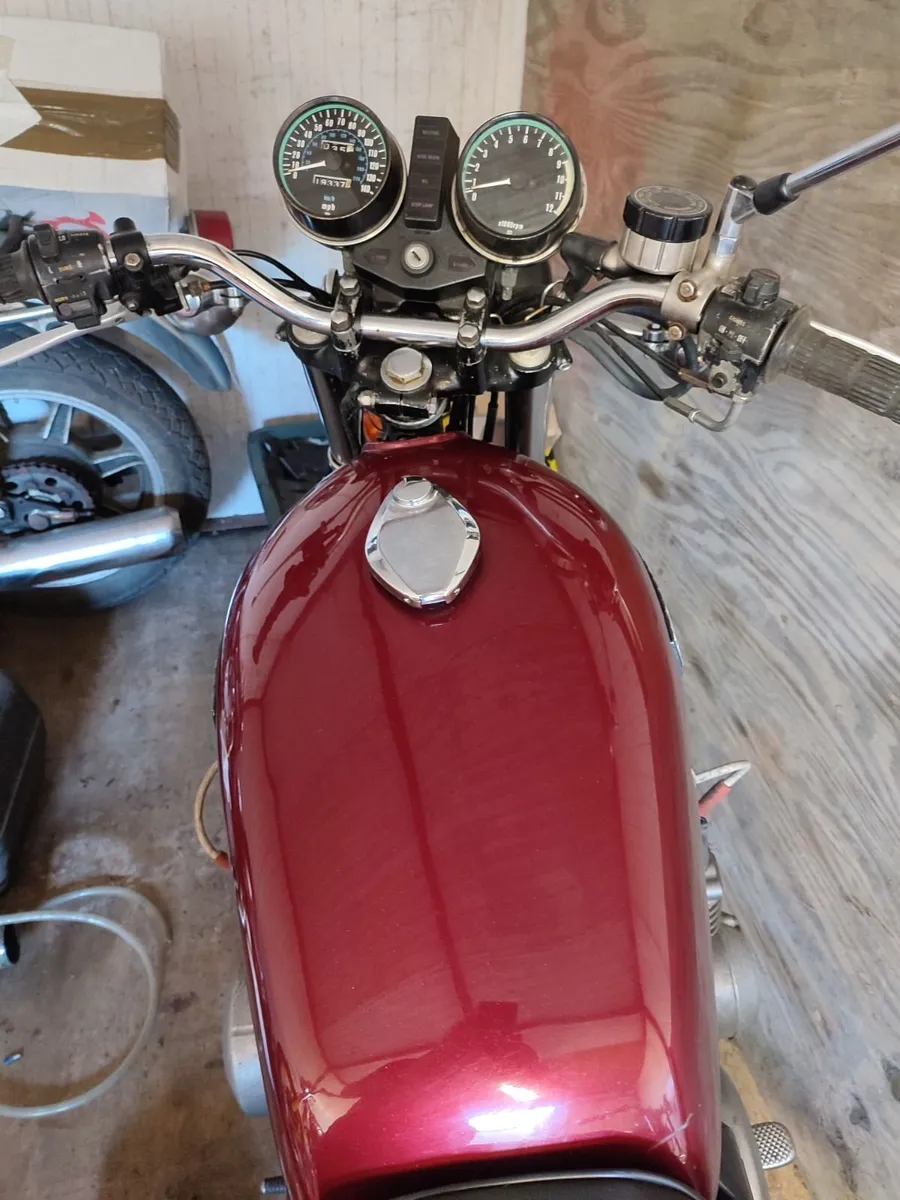 Kawasaki KZ650B1 1977 - Image 2