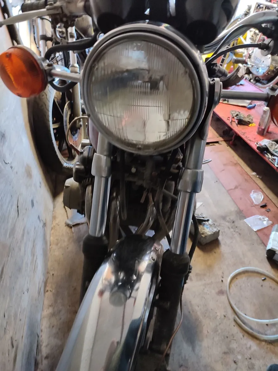 Kawasaki KZ650B1 1977 - Image 4