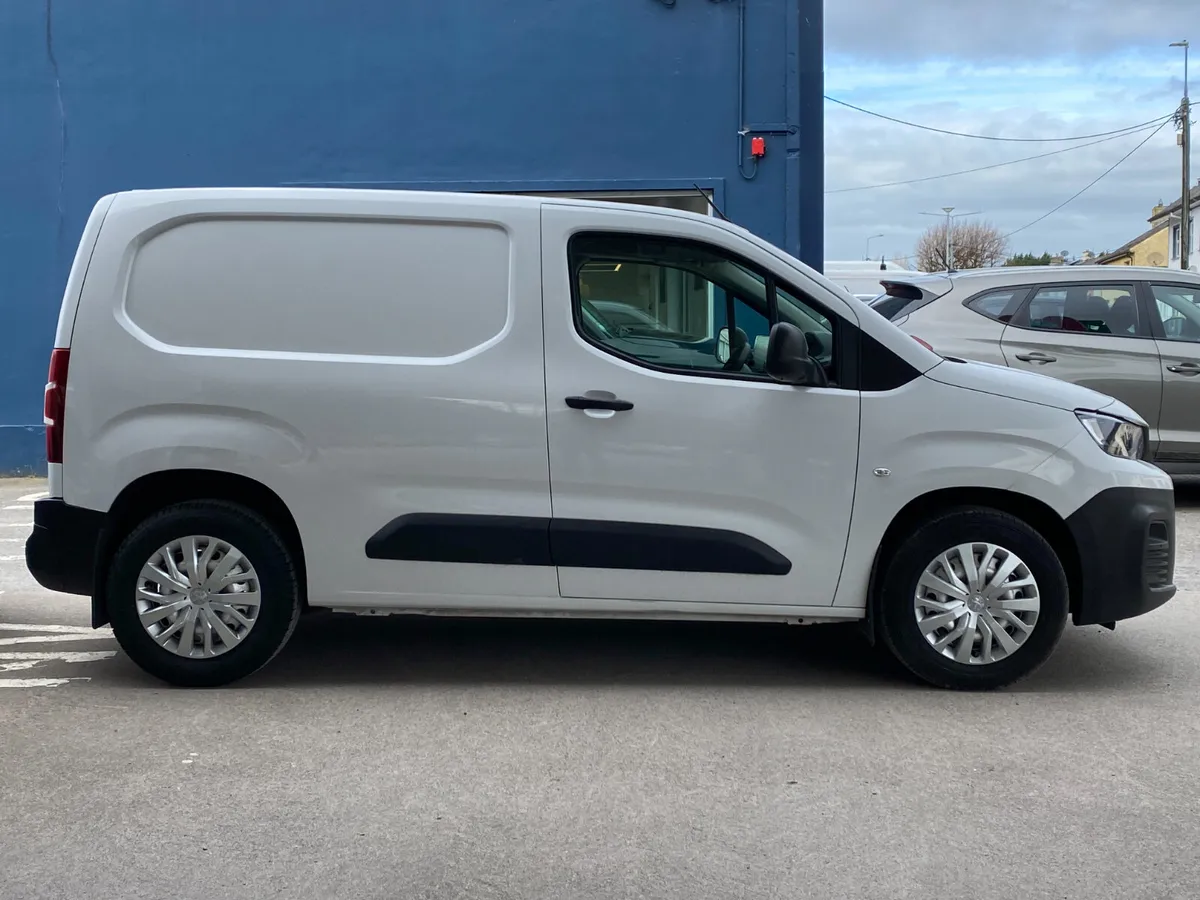 Peugeot Partner Active Plus 1.5HDI 100hp 1000KG - Image 2