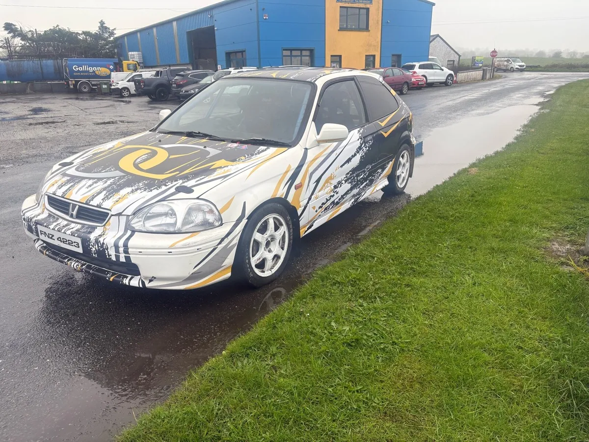 Honda civic 11f or class 16 for hire - Image 3