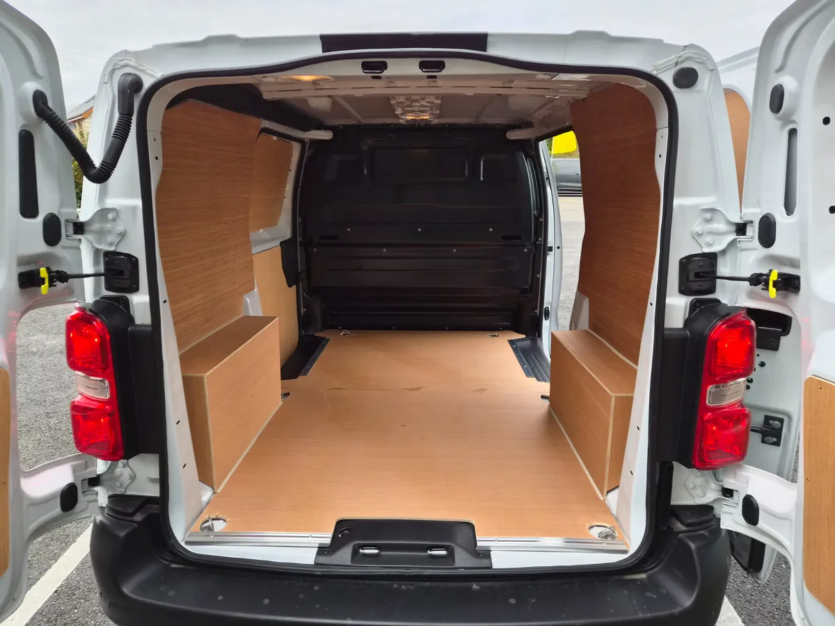 NEW Opel Vivaro 2026 1.5 Diesel Manual - Image 4