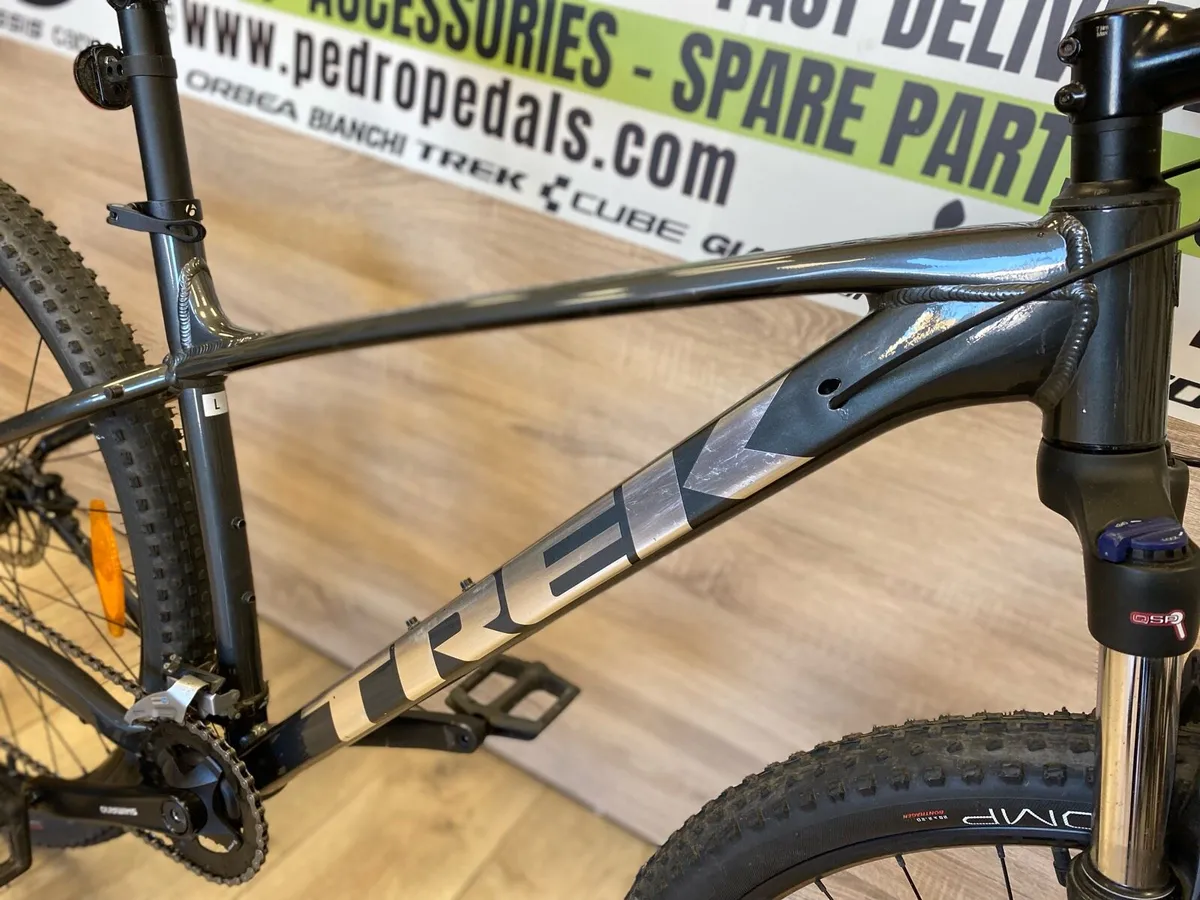 Trek marlin 5 (like new) - Image 3