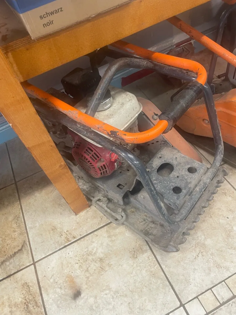 Whacker plate - Image 1