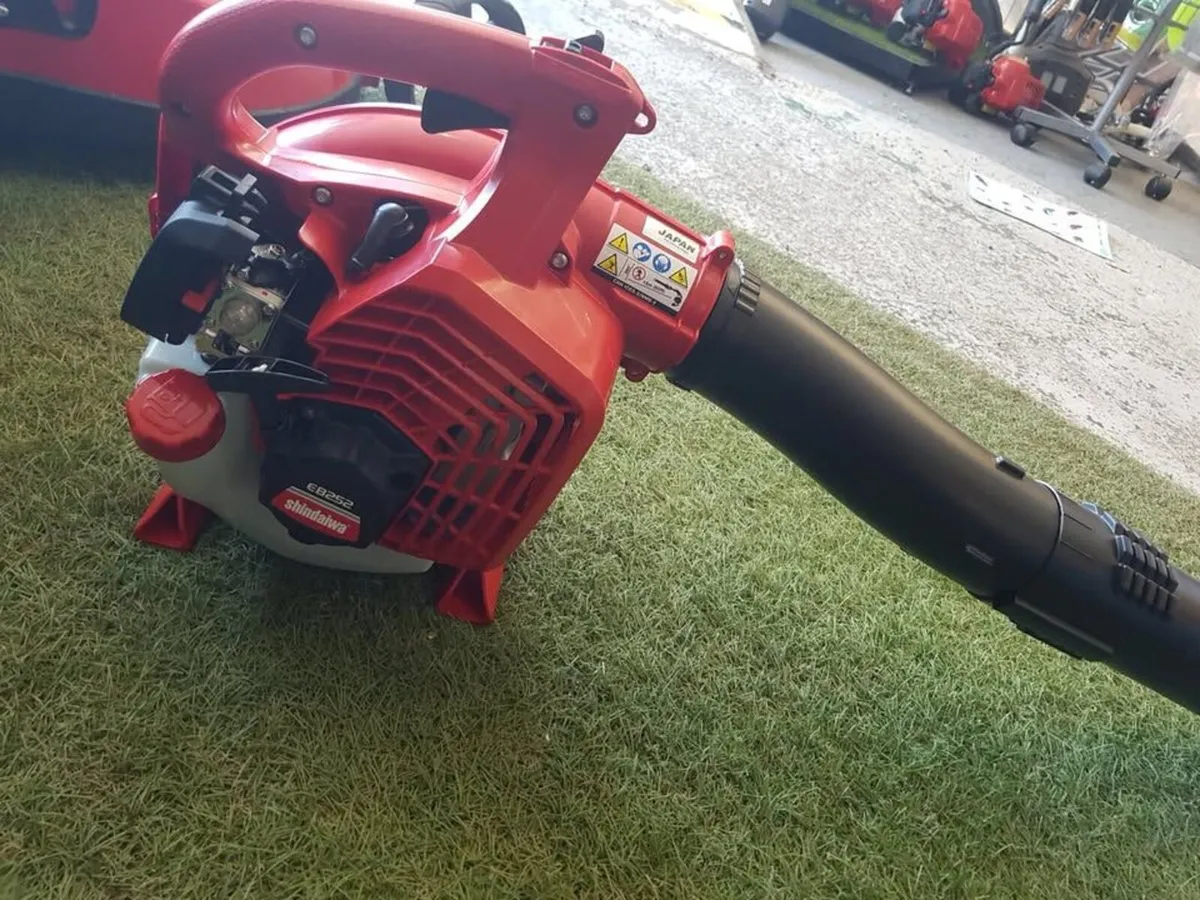 EB252 SHINDAIWA BLOWER FOR SALE - Image 1