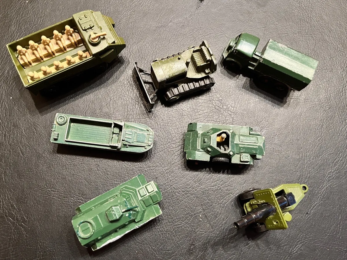 Old metal toys - Image 2