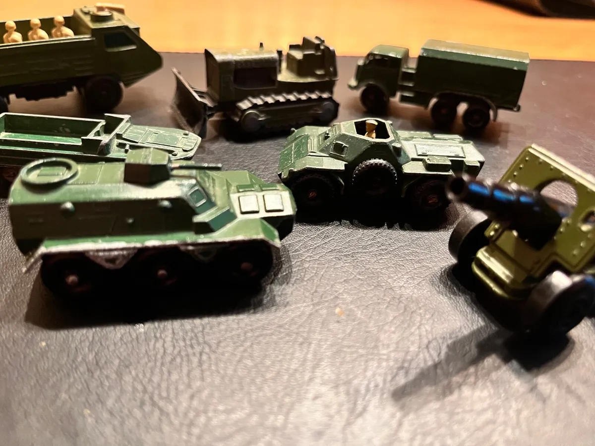 Old metal toys - Image 3