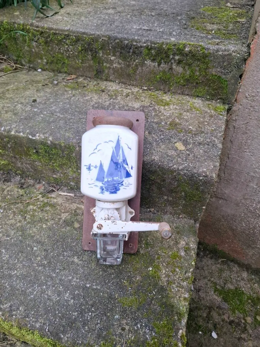 Wall coffee grinder - Image 2