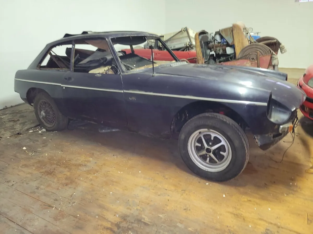 1974 MGB GT V8 3.5L & V5C - Image 1