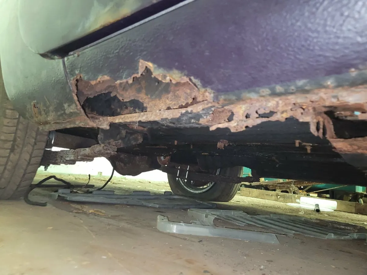 1974 MGB GT V8 3.5L & V5C - Image 2