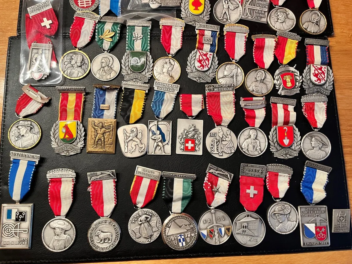 Old medals - Image 2