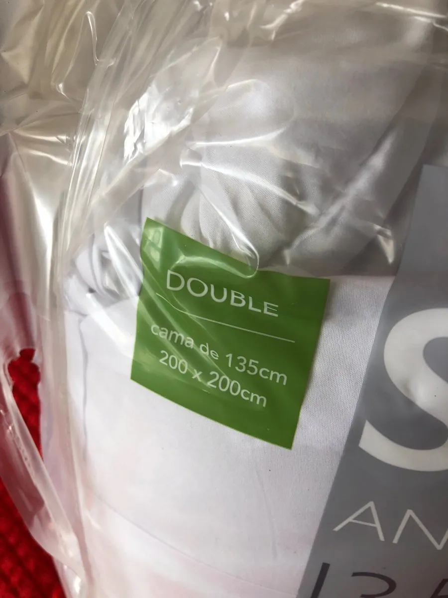 New double duvet €10 - Image 2