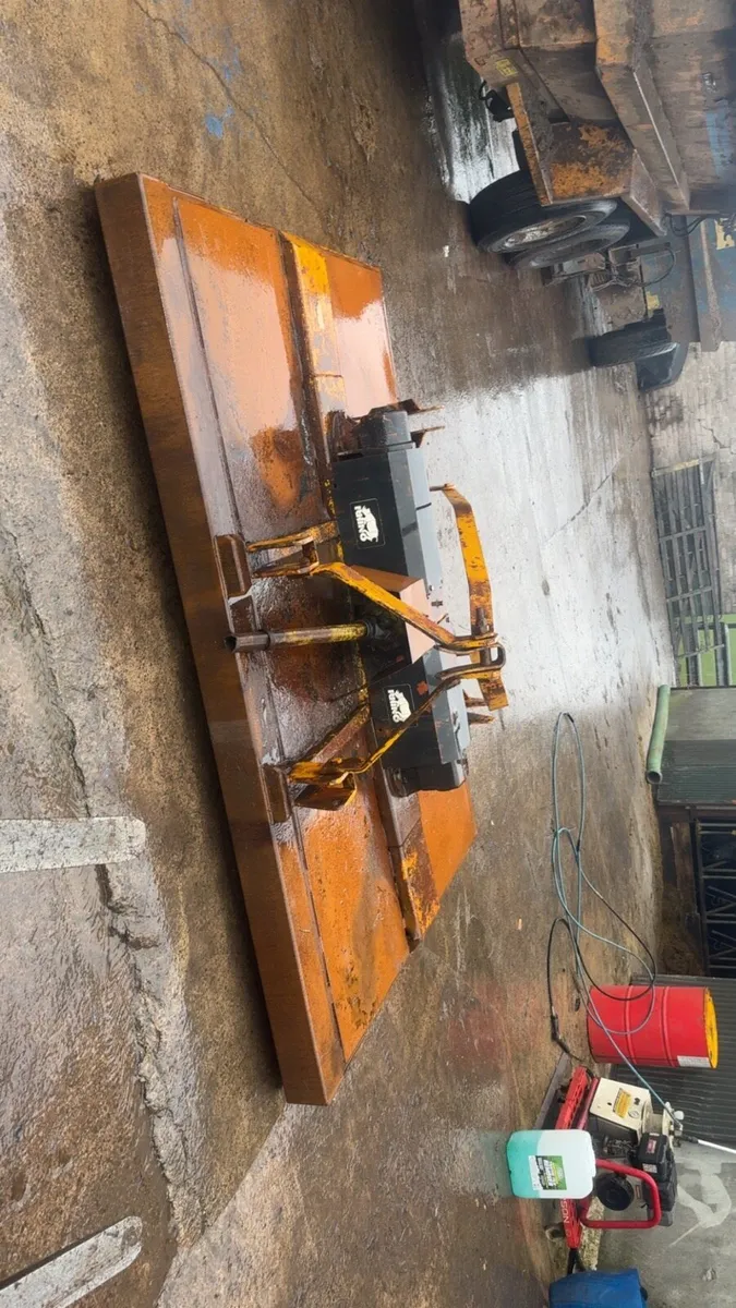 Rhino topper - Image 1