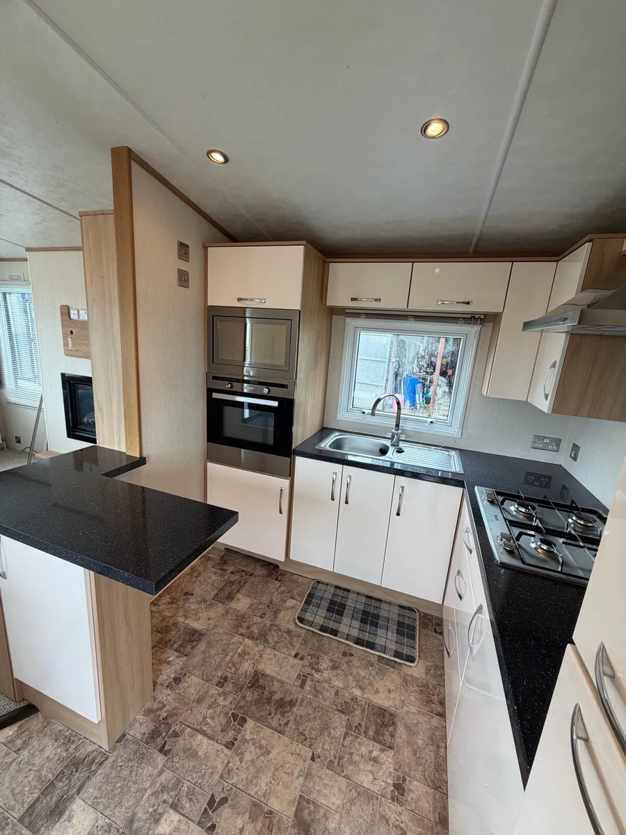 Victory Woodland 👌 2 Bed(Winter Pk & Bath) - Image 2