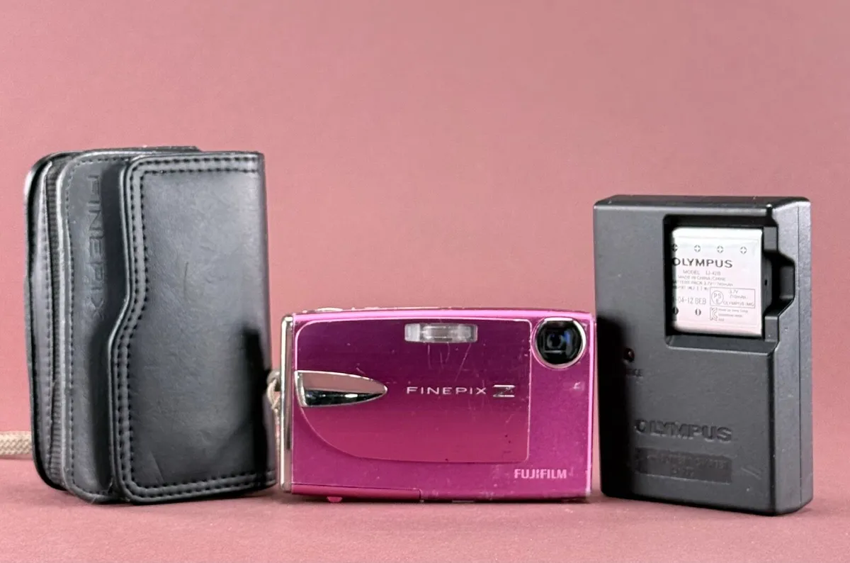 Fujifilm FinePix Z20fd compact point and shoot cam - Image 1