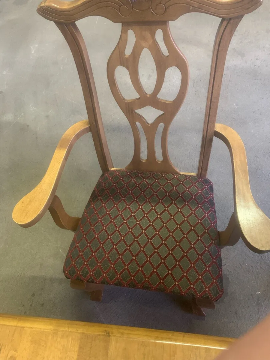 Solid Oak wood dining table & 6 chairs - Image 3