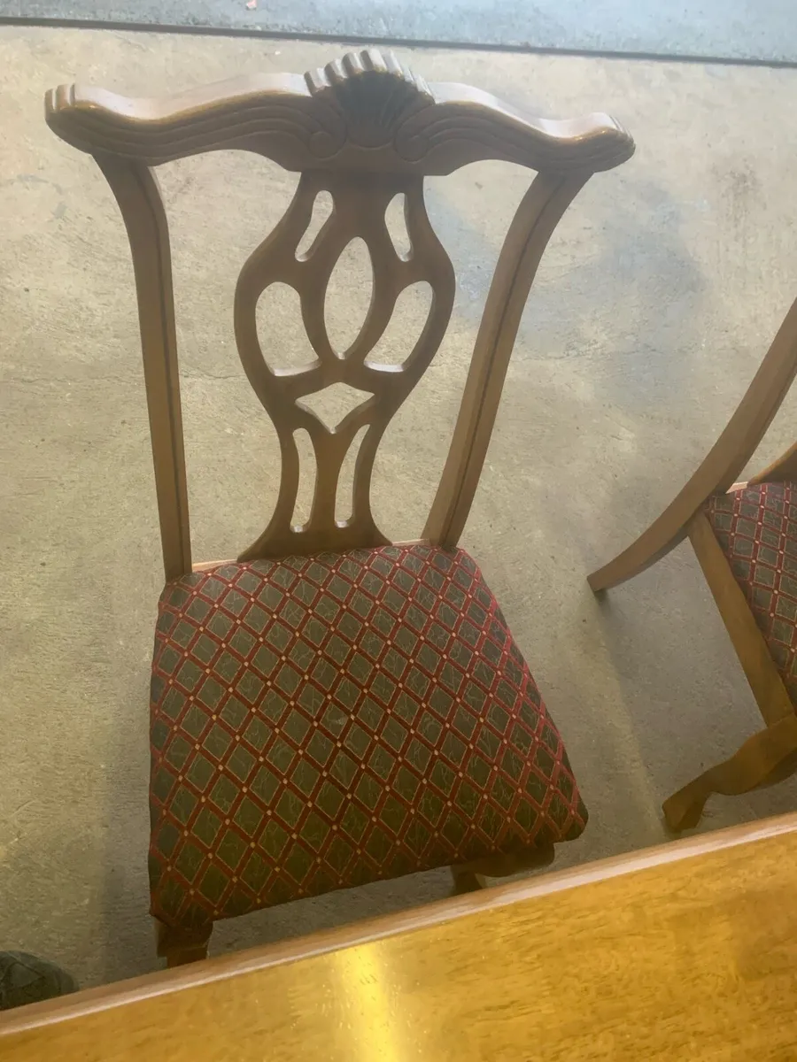 Solid Oak wood dining table & 6 chairs - Image 4