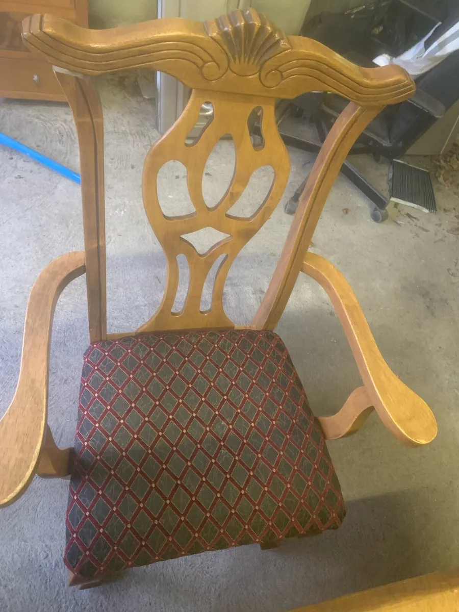 Solid Oak wood dining table & 6 chairs - Image 4