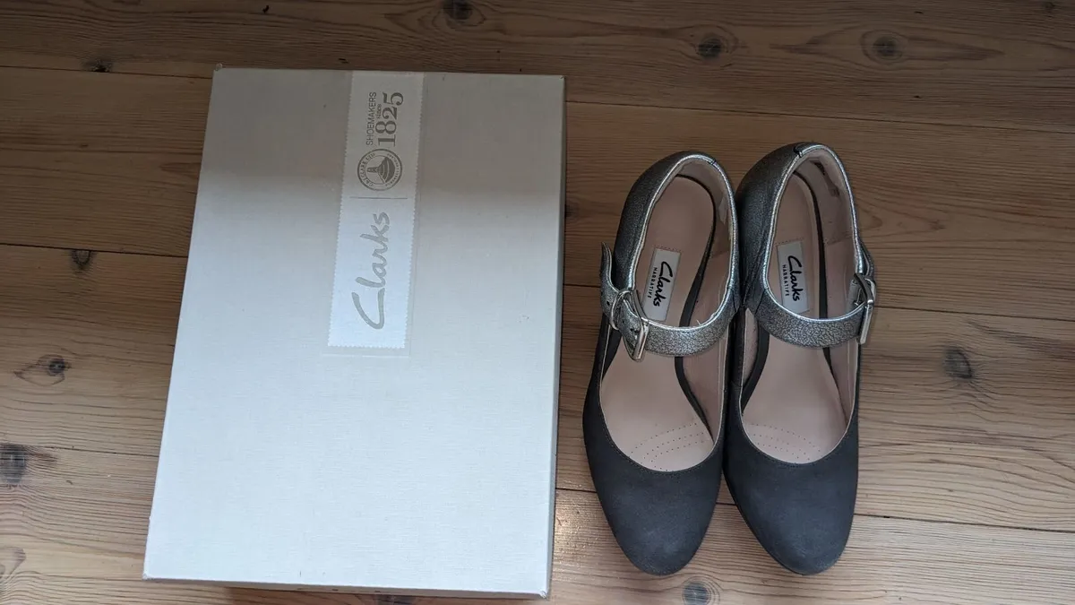 Ladies Shoes - Image 4