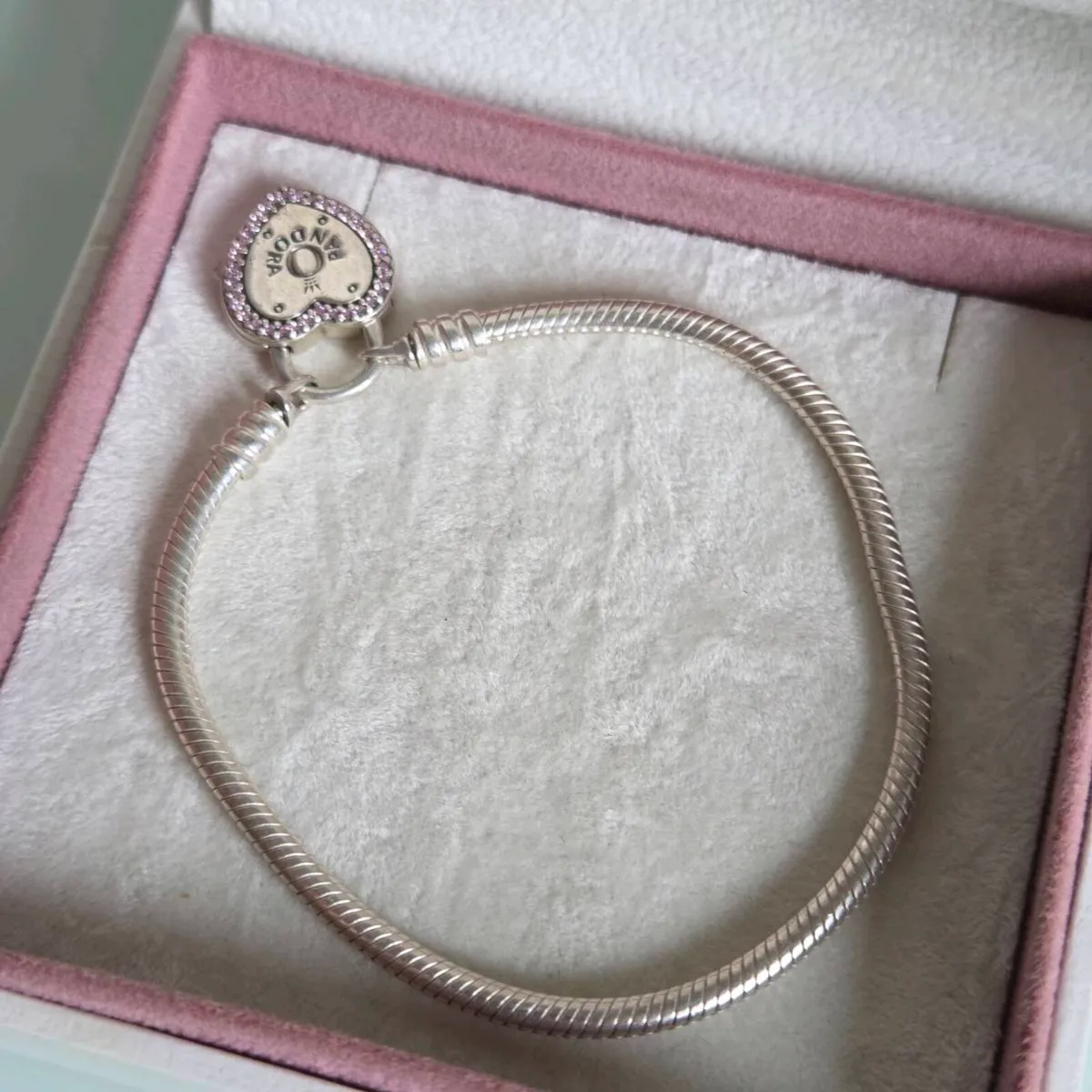 Pandora bracelet lock your promise with CZ pink - Image 1