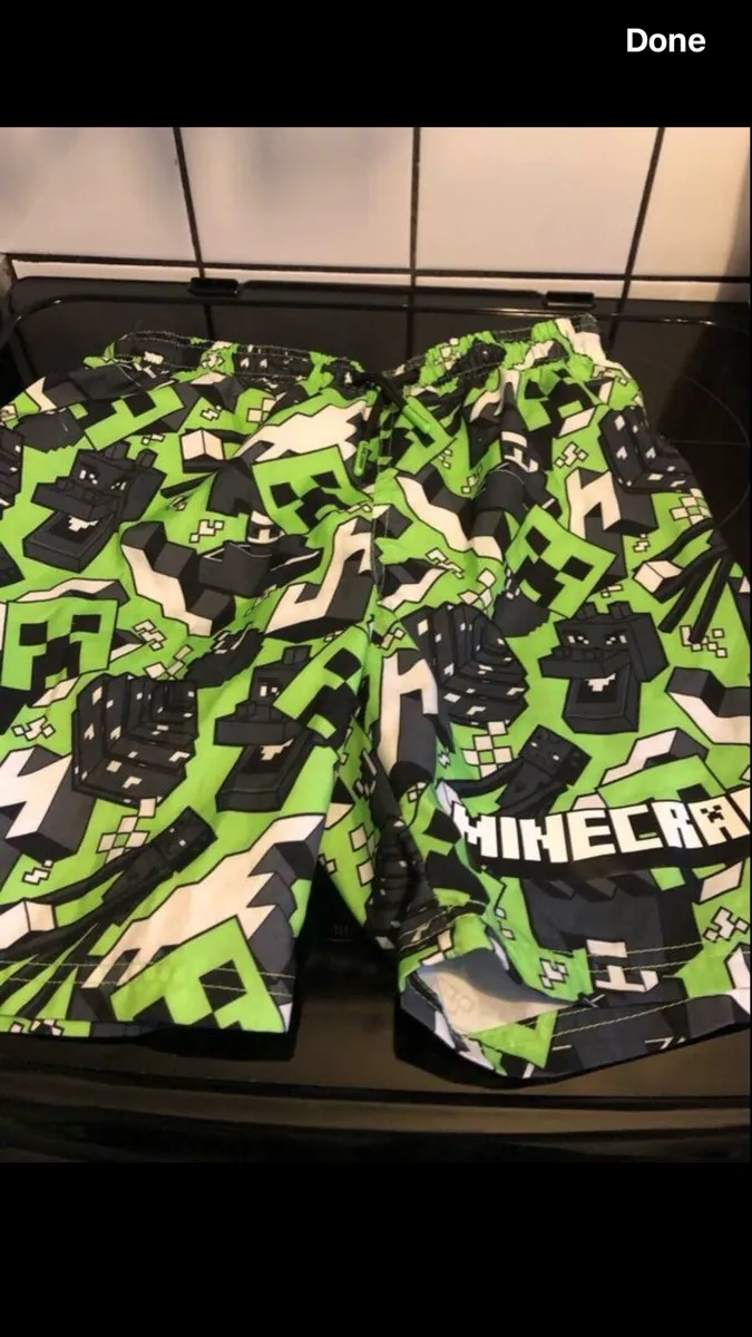 Boys shorts 10/11 €3 - Image 3