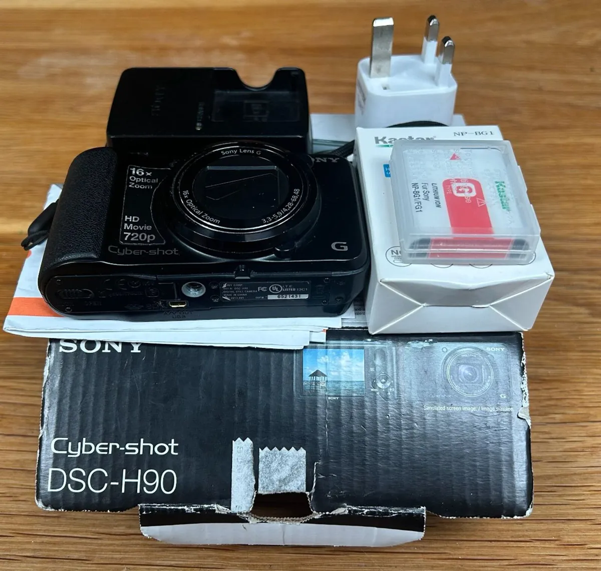 Sony Cyber-shot DSC-H90 - Charger + spare battery - Image 3
