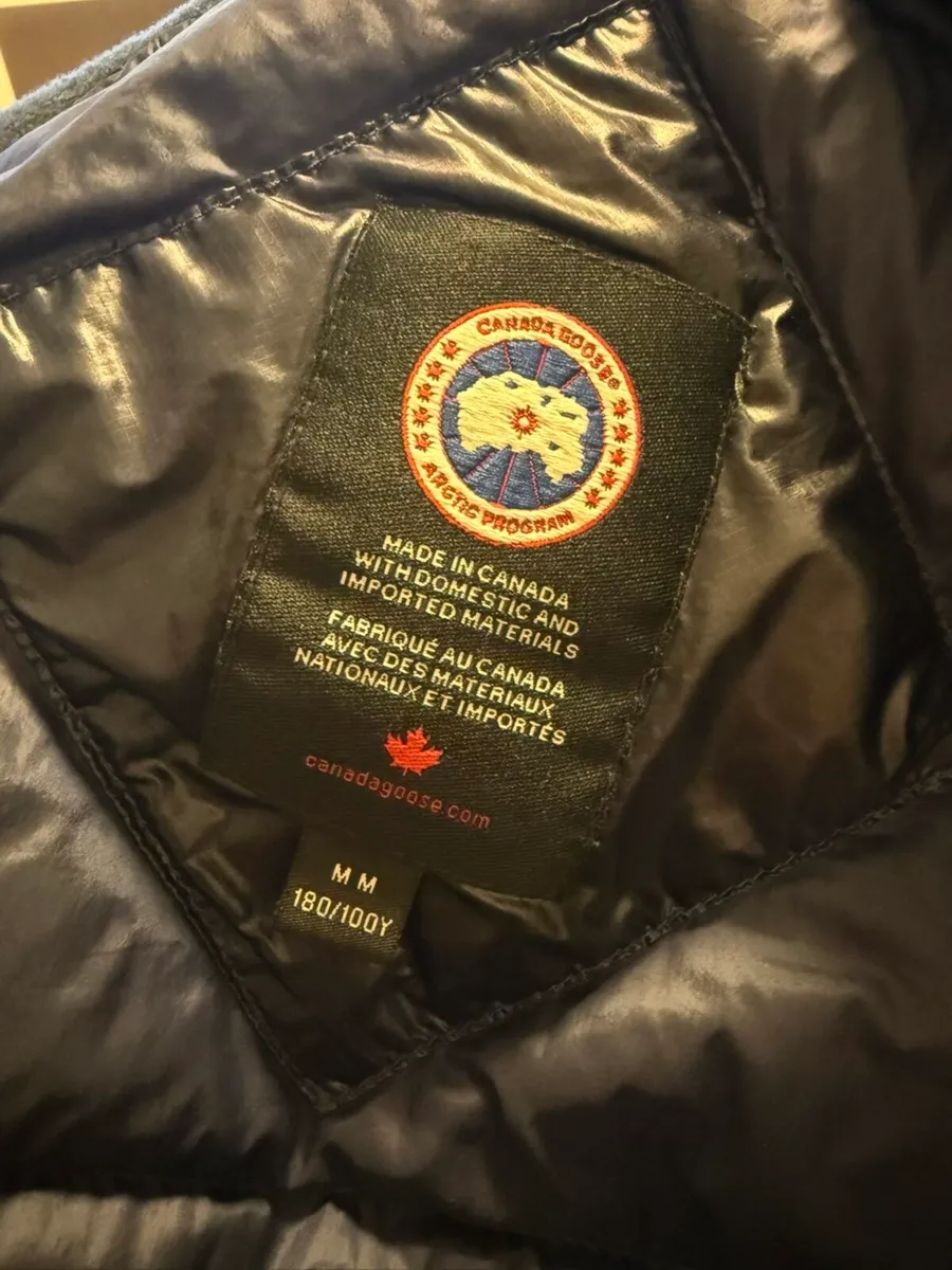 Canada goose jacket - Image 3