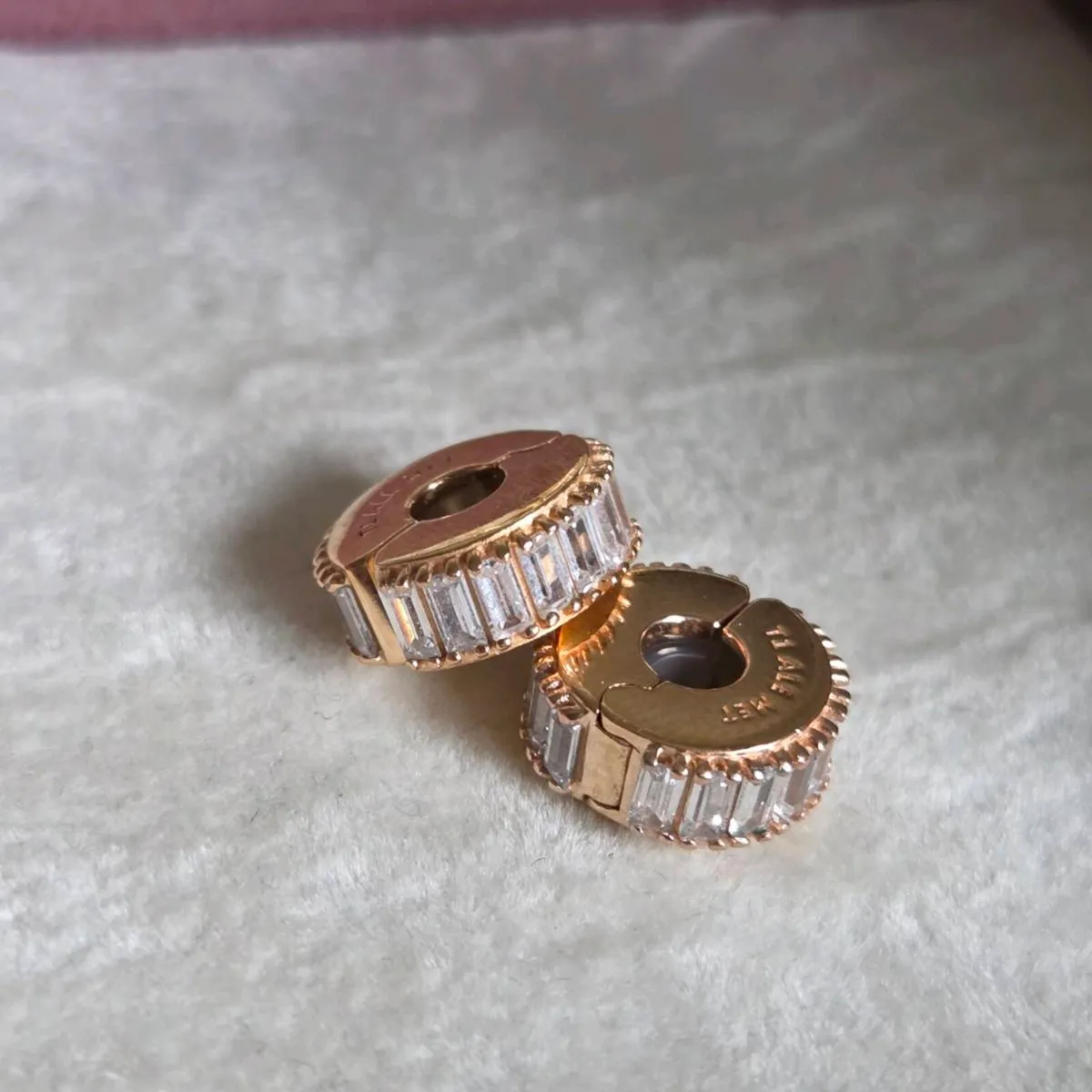 Pandora sparkling Ice cube clips charm x2 - Image 1