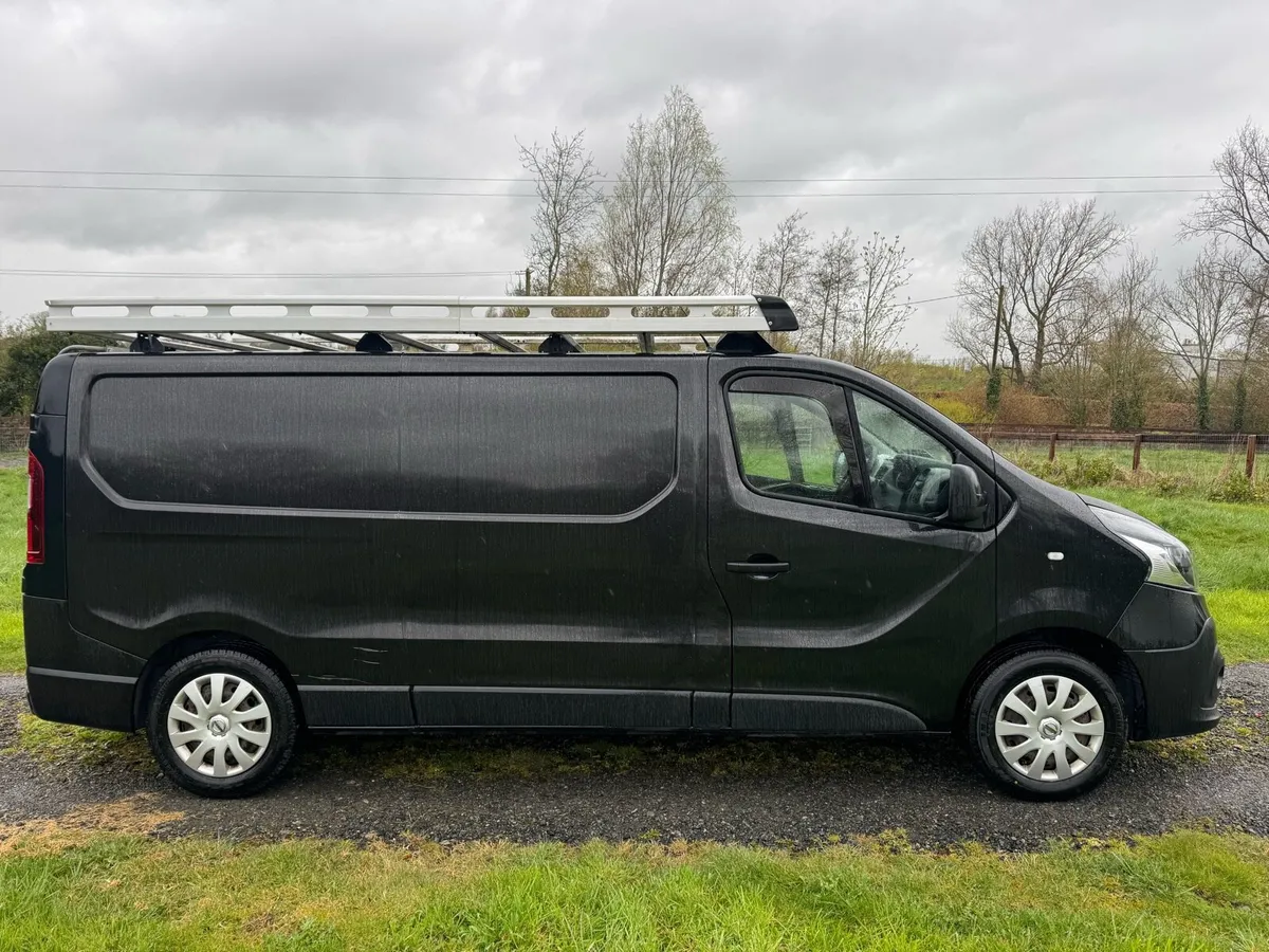 2018 Nissan nv300 - Image 2