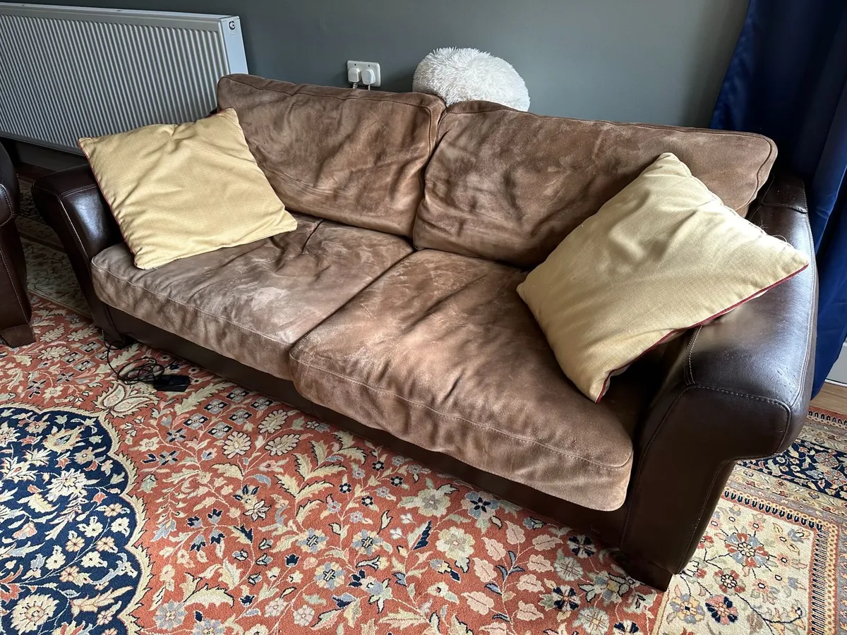 3 Piece Leather Suite - Image 3